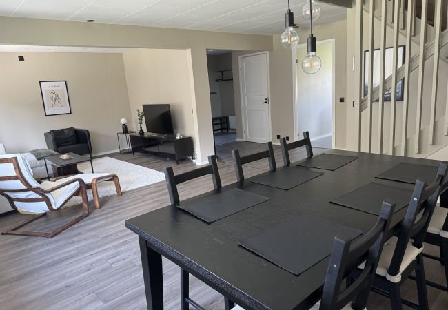 Ferienhaus in Älvsered - Zweistöckiges Ferienhaus mit großem Garten in der Nähe eines Sees und mehrerer schöner Naturschutzgebiete Ferienhaus in Älvsered - Zweistöckiges Ferienhaus mit großem Garten in der Nähe eines Sees und mehrerer schöner Naturschutzgebiete