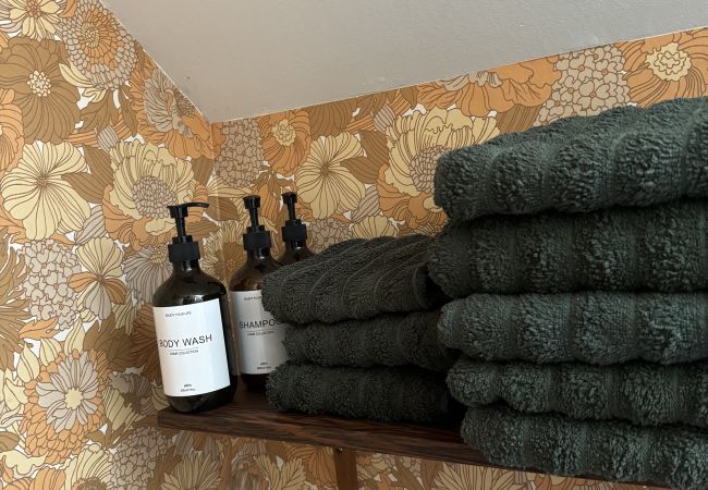 Ferienhaus in Älvsered - Zweistöckiges Ferienhaus mit großem Garten in der Nähe eines Sees und mehrerer schöner Naturschutzgebiete Ferienhaus in Älvsered - Zweistöckiges Ferienhaus mit großem Garten in der Nähe eines Sees und mehrerer schöner Naturschutzgebiete