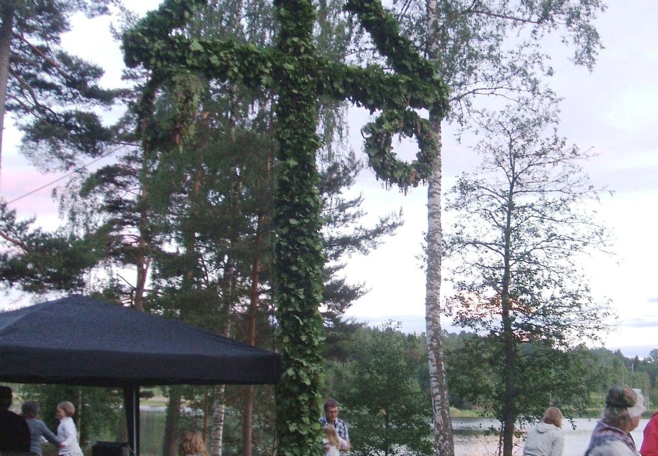 Ferienhaus in Tranås - Schönes Ferienhaus auf Seegrundstück mit Boot und Sauna