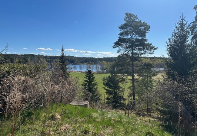 Ferienhaus in Mölnbo - Voll ausgestattetes Ferienhaus mit wunderbaren Seeblick 40 Minuten ausserhalb von Stockholm  Ferienhaus in Mölnbo - Voll ausgestattetes Ferienhaus mit wunderbaren Seeblick 40 Minuten ausserhalb von Stockholm