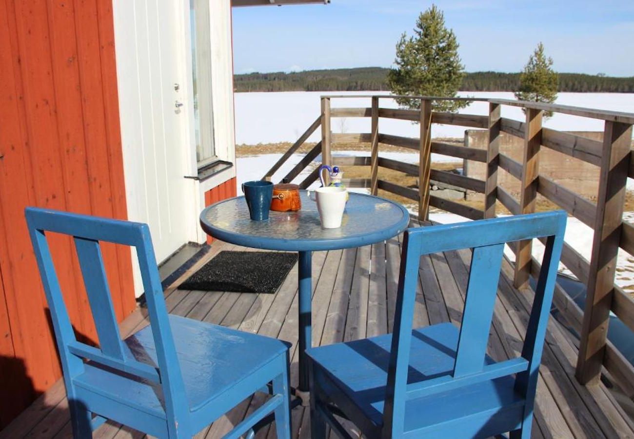 Ferienhaus in Svärdsjö - Rotes Ferienhaus mit Panoramablick über den See 