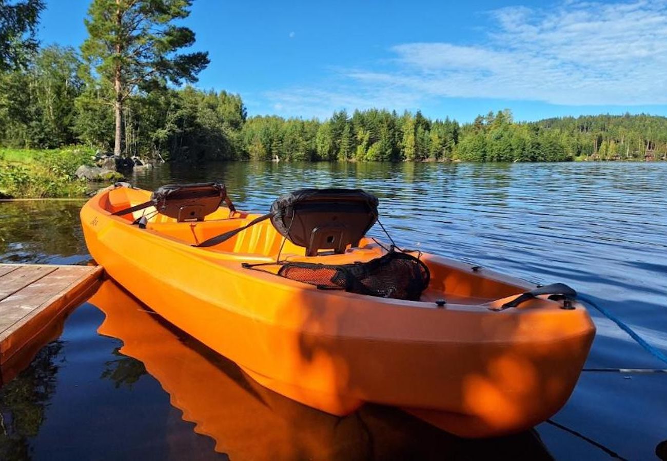 Ferienhaus in Svärdsjö - Rotes Ferienhaus mit Panoramablick über den See 