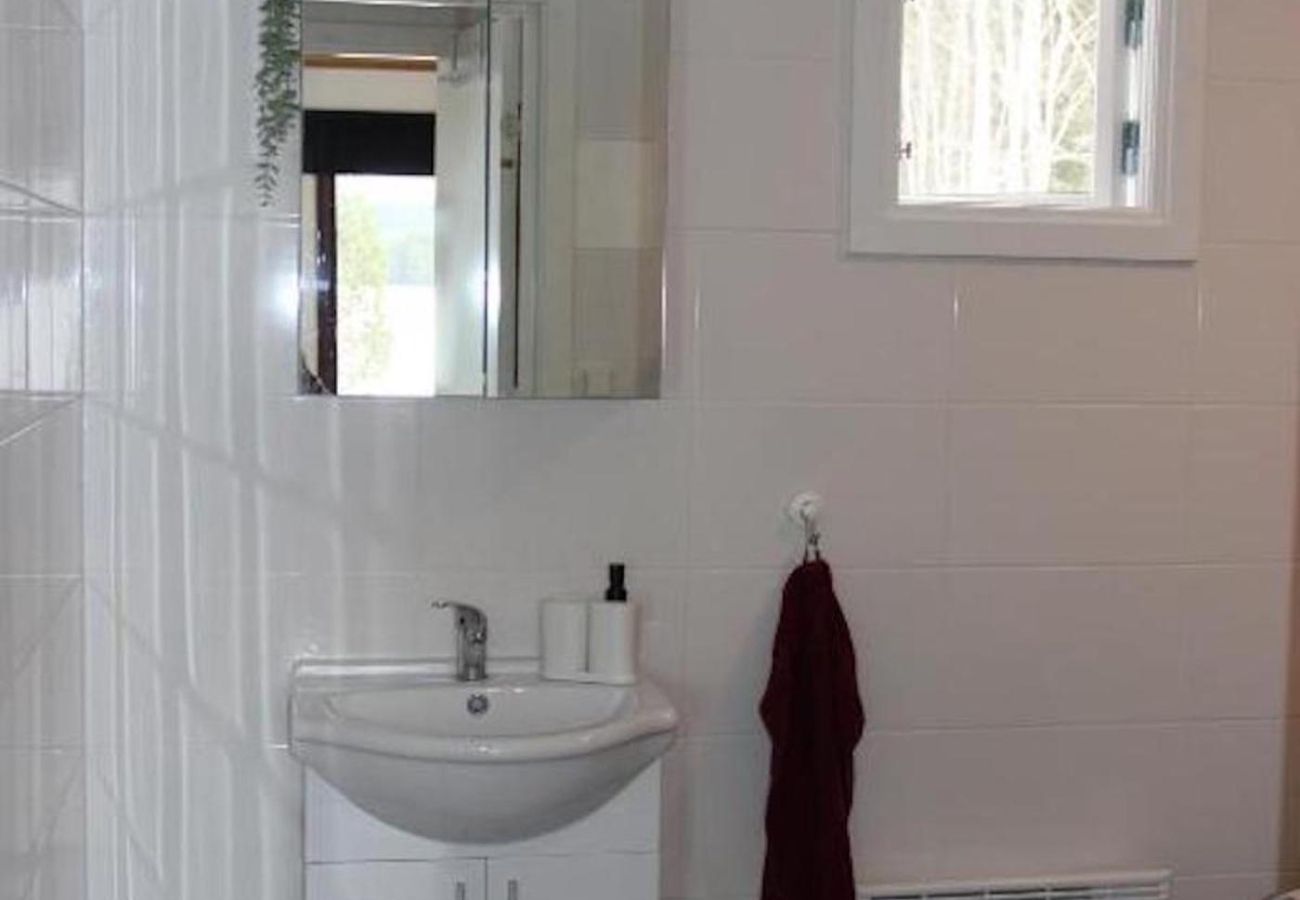 Ferienhaus in Svärdsjö - Rotes Ferienhaus mit Panoramablick über den See 