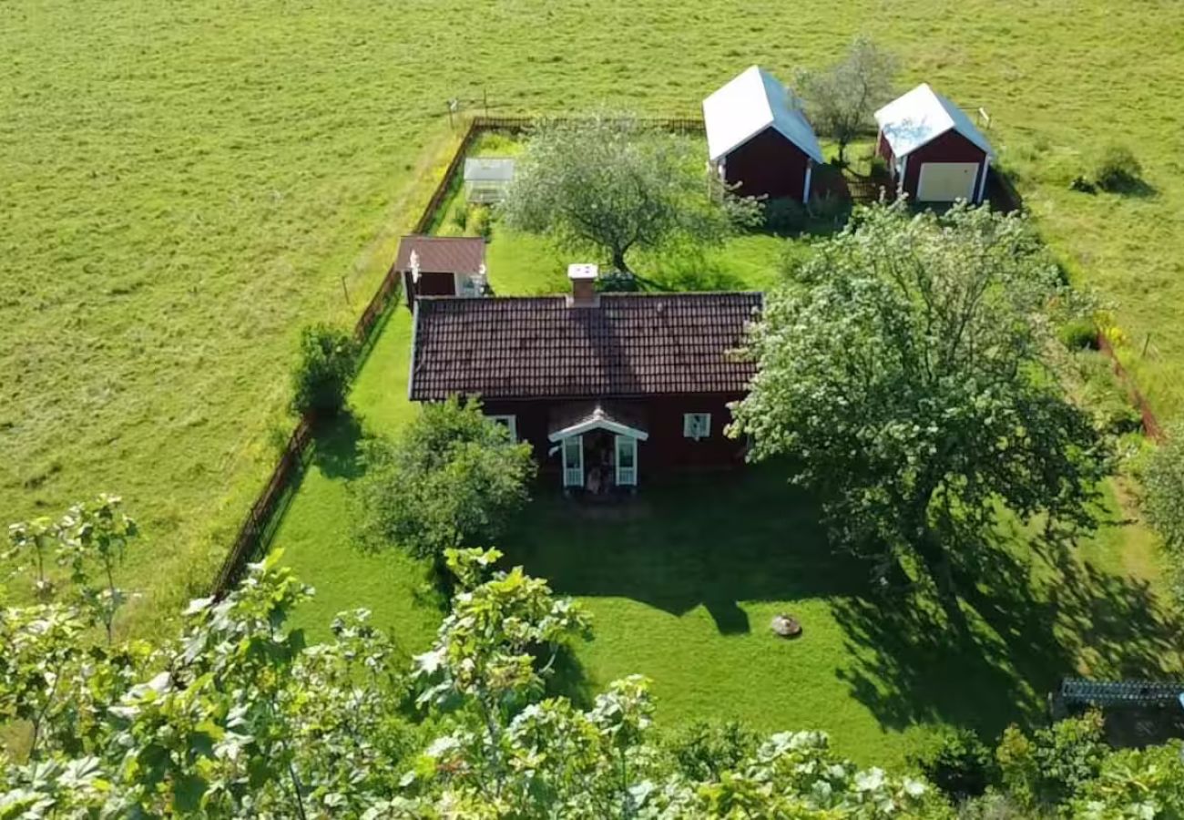 Ferienhaus in Vretstorp - Charmantes, renoviertes Ferienhaus in Alleinlage wenige Minuten vom See 