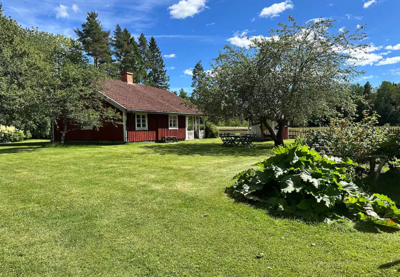Ferienhaus in Vretstorp - Charmantes, renoviertes Ferienhaus in Alleinlage wenige Minuten vom See 