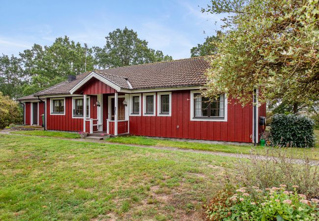 Ferienhaus in Bergkvara - Grosses Ferienhaus am Meer mit Sauna, Boot und Internet Ferienhaus in Bergkvara - Grosses Ferienhaus am Meer mit Sauna, Boot und Internet