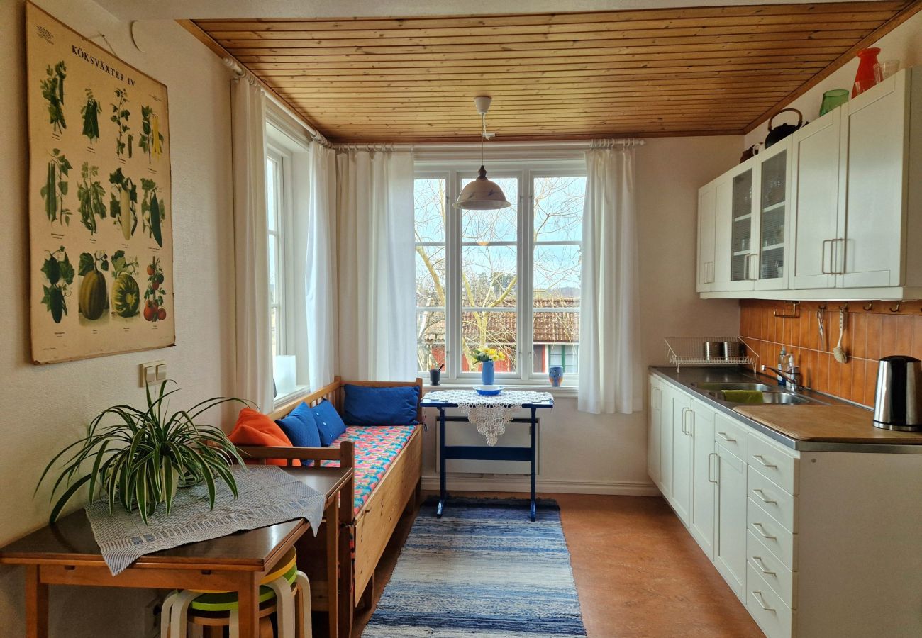 Ferienhaus in Södra VI - Charmantes rot-weisses Ferienhaus mit Seeblick bei Vimmerby