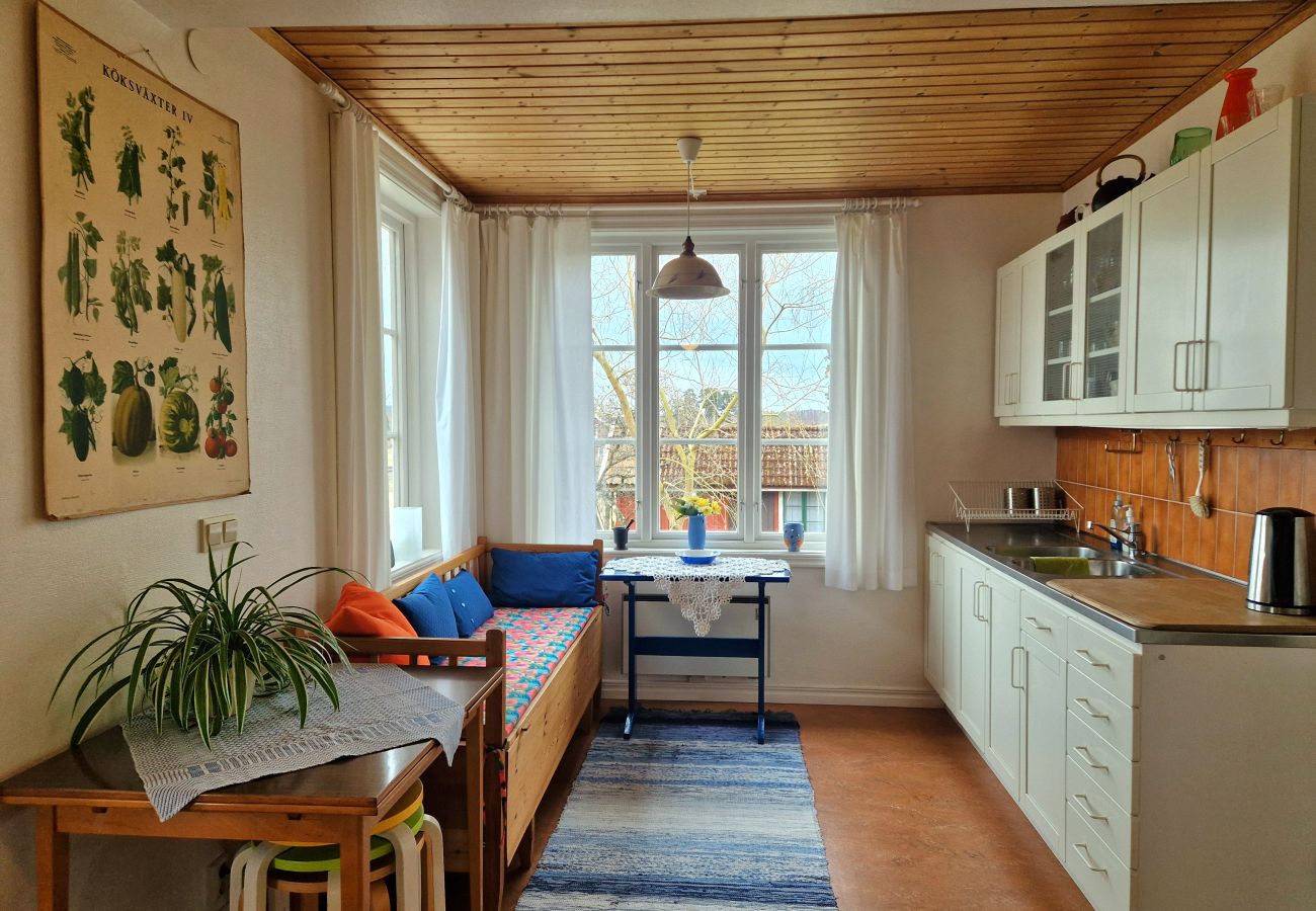 Ferienhaus in Södra VI - Charmantes rot-weisses Ferienhaus mit Seeblick bei Vimmerby