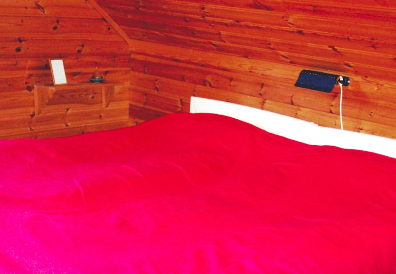 Ferienhaus in Ydre - Urlaubsidylle zwischen Pferdekoppeln, Wald, Wiesen und See mit eigenem Boot