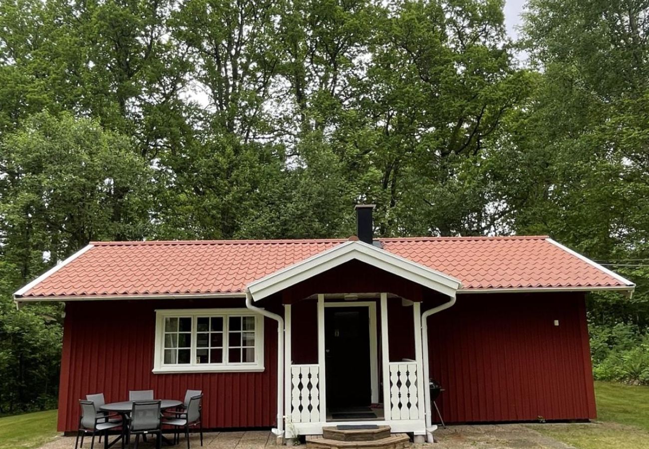Ferienhaus in Sexdrega - Schönes Ferienhaus unweit vom See, mit Sauna, Internet und Boot