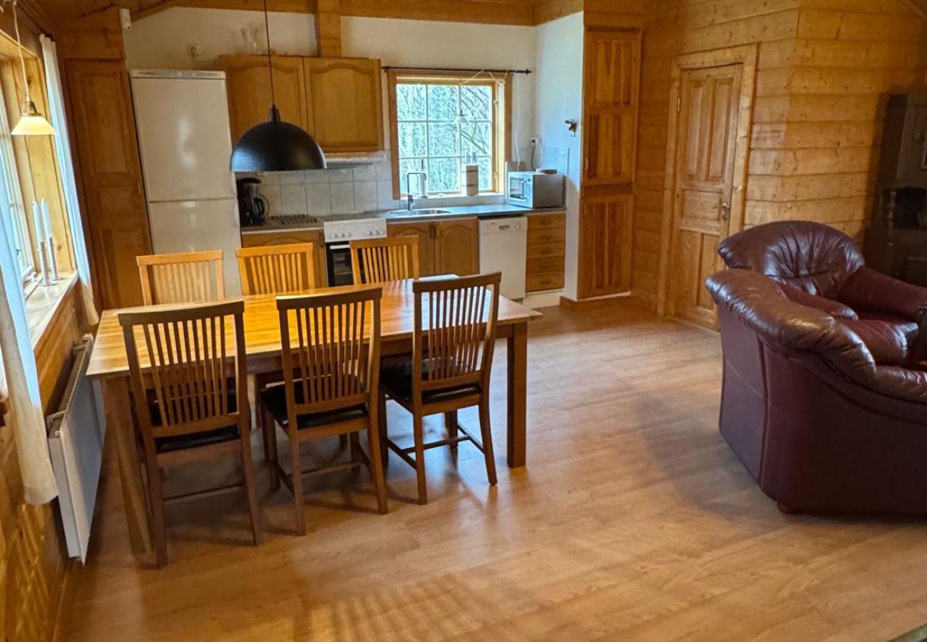 Ferienhaus in Sexdrega - Schönes Ferienhaus unweit vom See, mit Sauna, Internet und Boot