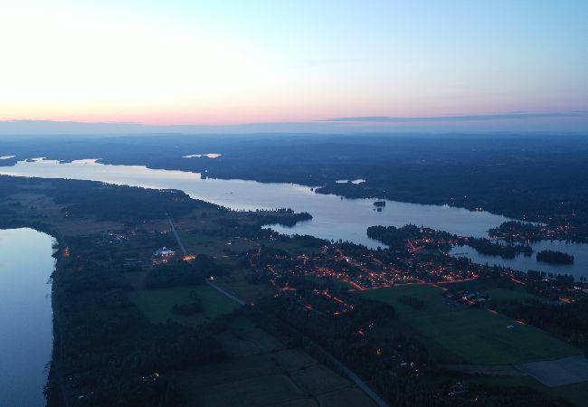 House in Söderbärke - Large holiday home right on the lake in a dream location