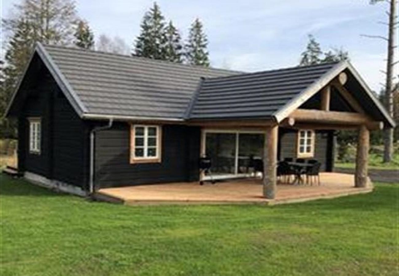 House in Ryd - Modern log cabin with WiFi, boat and sauna House in Ryd - Modern log cabin with WiFi, boat and sauna