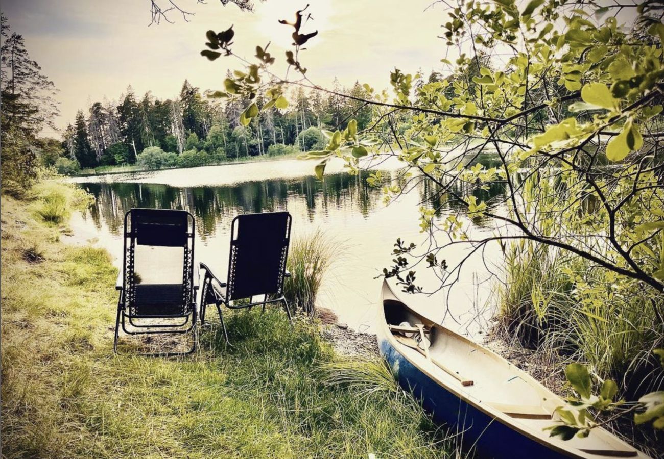 House in Stånga - Holiday home with its own small lake on the summer island of Gotland