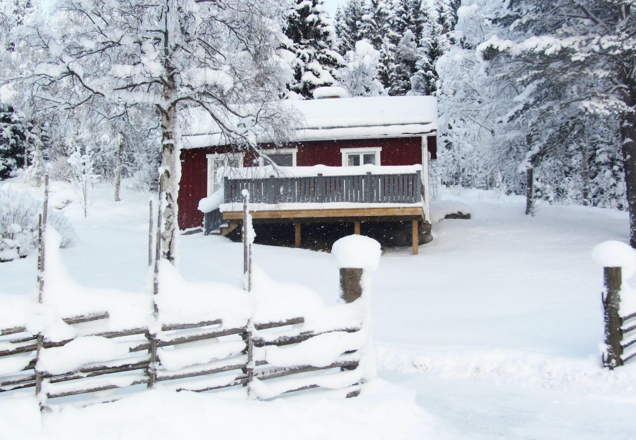 House in Ullånger - Holiday at the High Coast at lake Viksättsjön