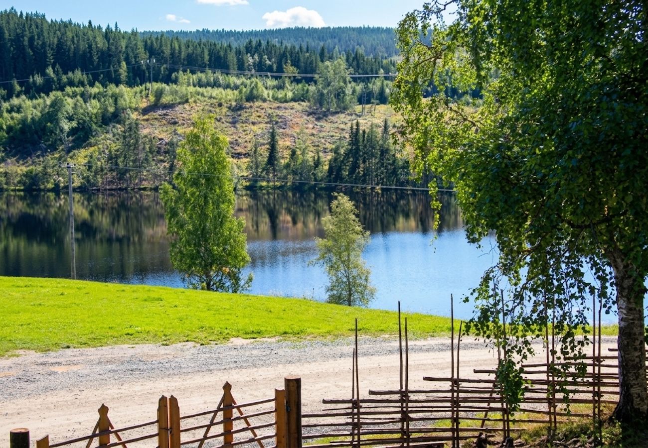 House in Ullånger - Holiday at the High Coast at lake Viksättsjön