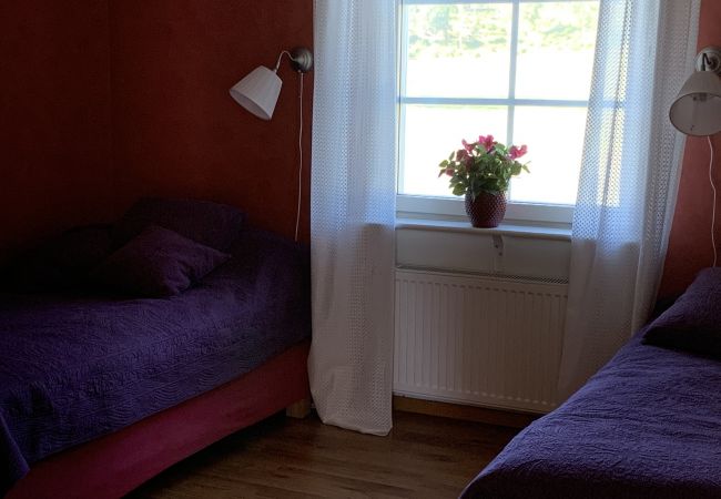 House in Mölnbo - Cozy holiday home with lake view on a horse farm near Stockholm House in Mölnbo - Cozy holiday home with lake view on a horse farm near Stockholm