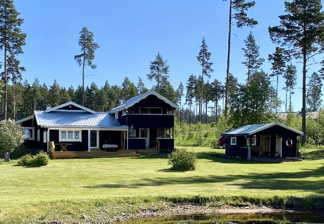 House in Orsa - Fantastic holiday home by the lake Orsasjön