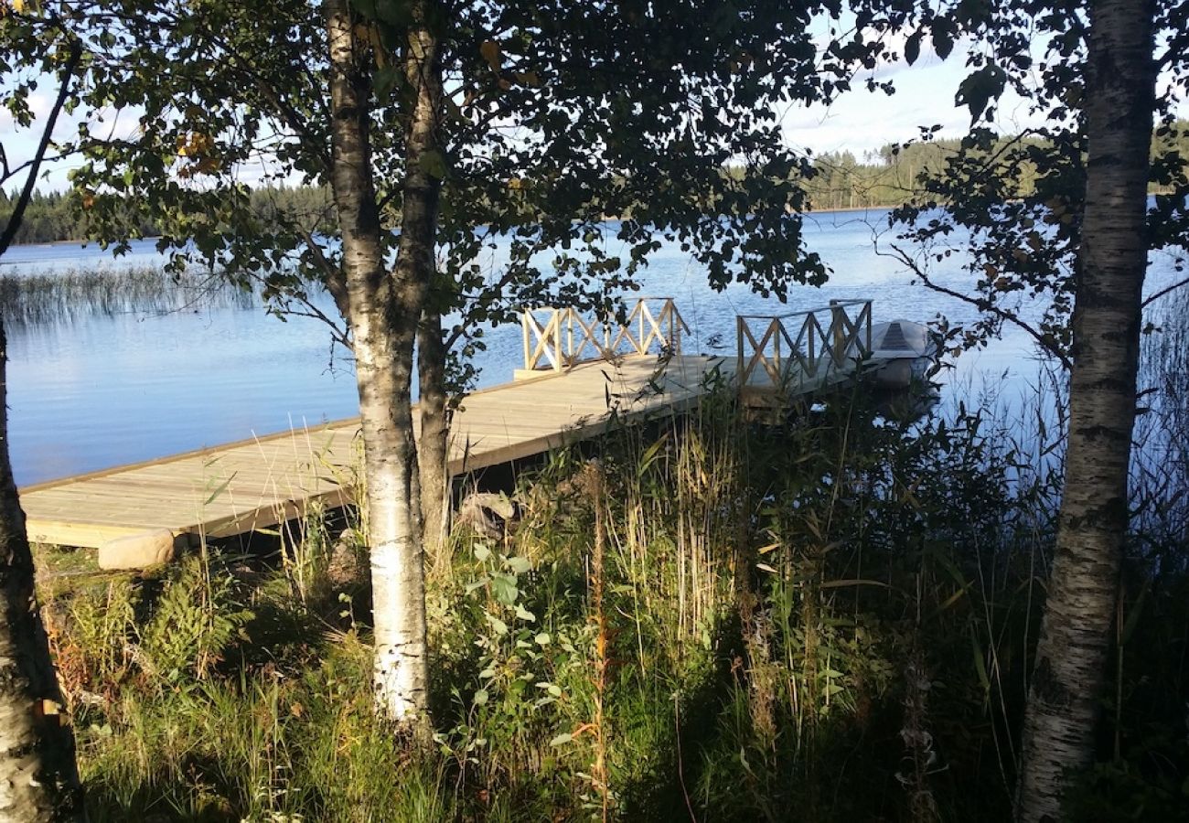 House in Ulricehamn - Holiday with a lake view and a lovingly renovated farmhouse