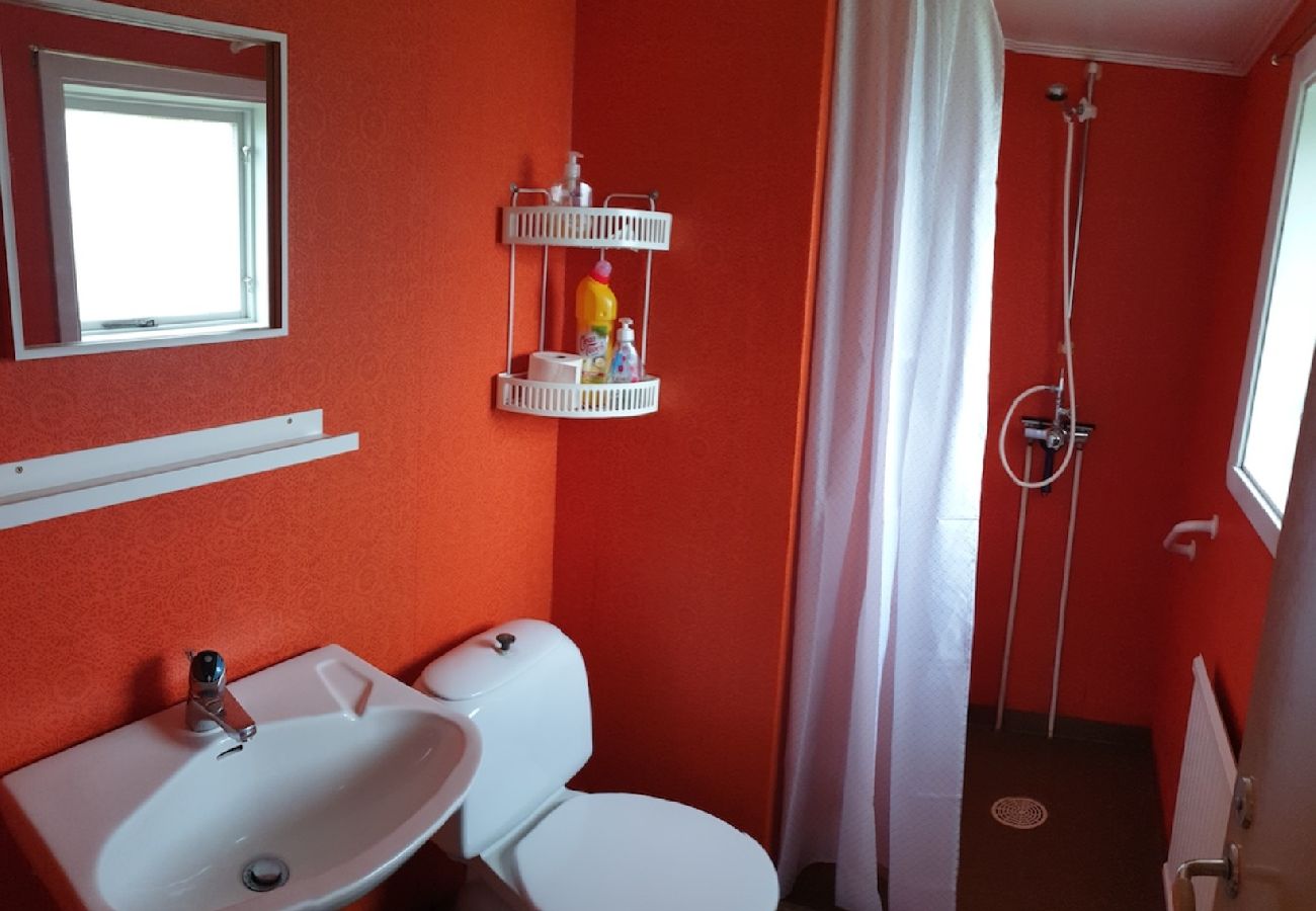 House in Ulricehamn - Cozy lakeside holiday home between Ulricehamn and Jönköping