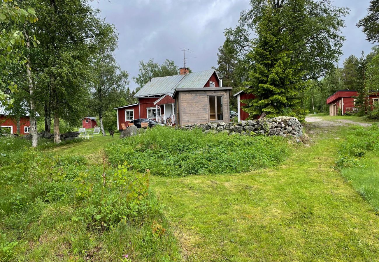 House in Lofsdalen - Charming holiday home in Lofsdalen by Lake Lofssjön