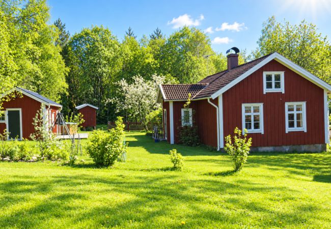 House in Tranemo - Cottage by the lake and 15 minutes from the Isaberg ski area