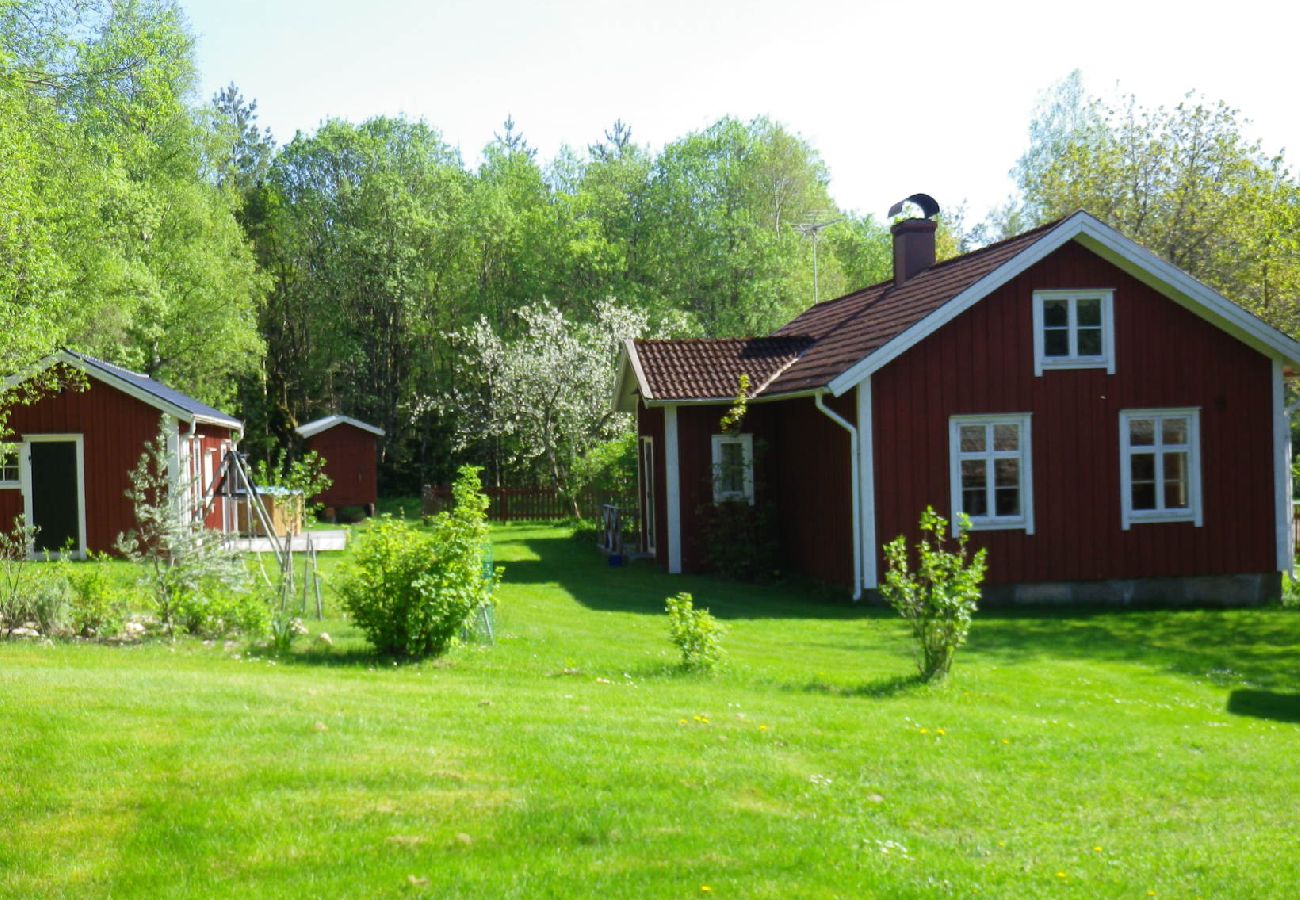 House in Tranemo - Cottage by the lake and 15 minutes from the Isaberg ski area