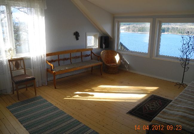 House in Gräsmark - Holiday home right on the shore of Lake Rottnen
