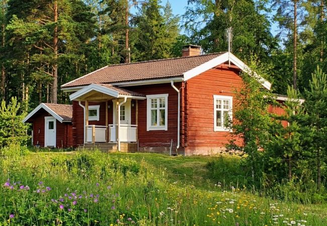 House in Tavelsjö - High standard holiday home in a picturesque location