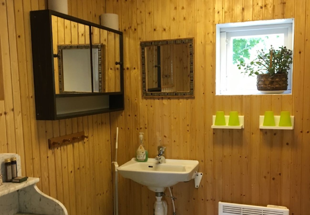 House in Aspabruk - Holiday home in the middle of the Trived forest between two lakes