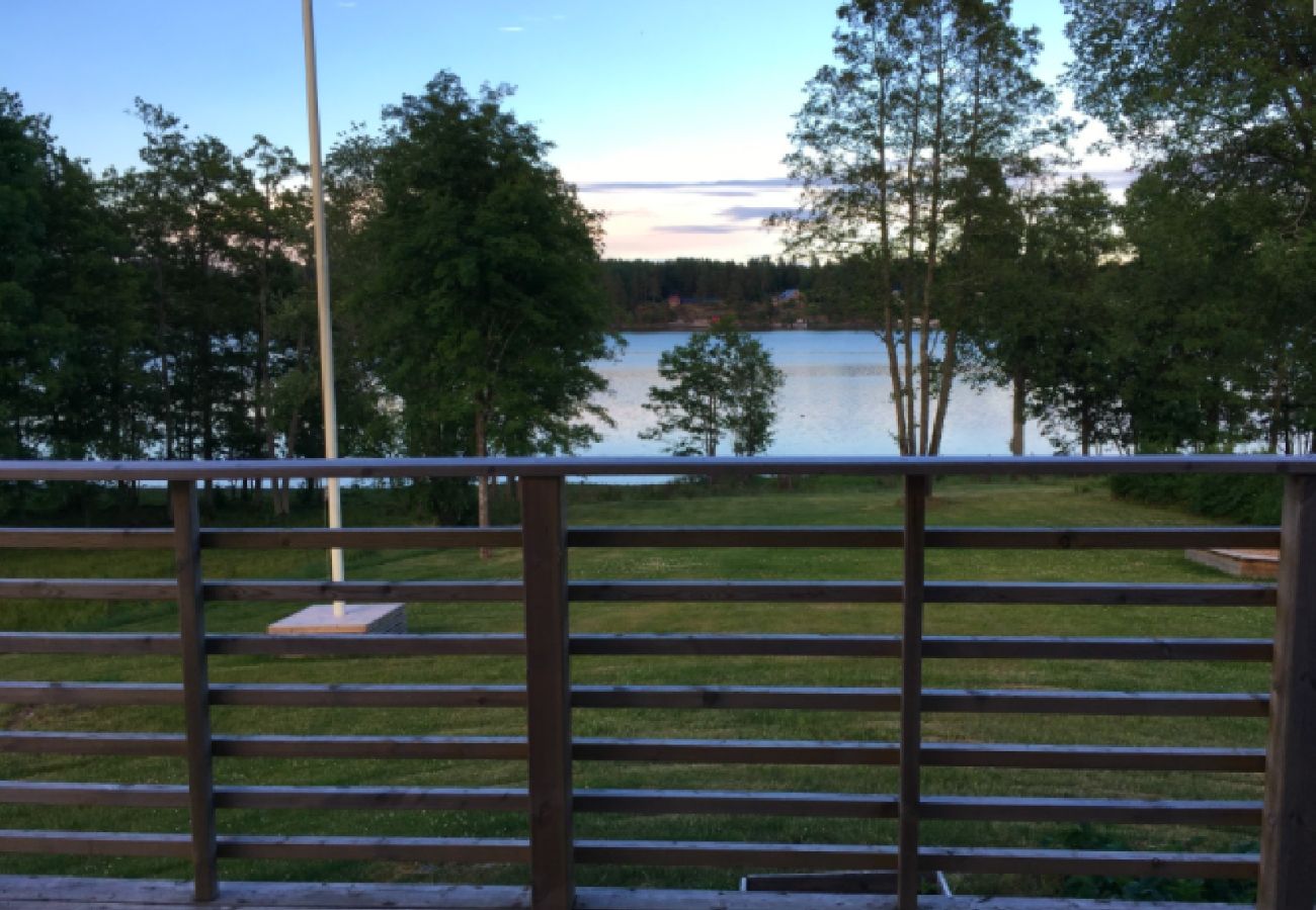 House in Köpmannebro - Unique holiday home 40 meters from the water