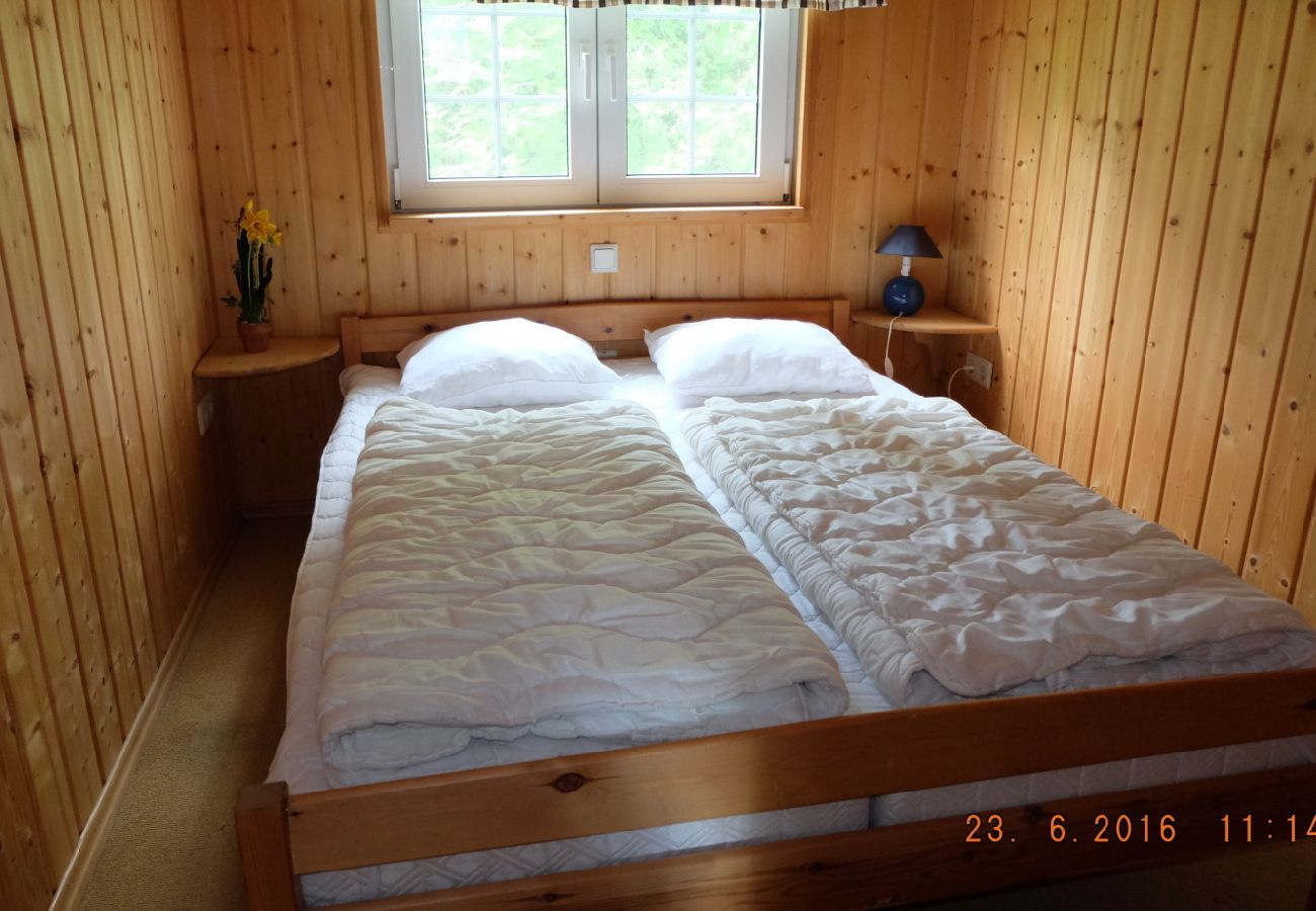 House in Håcksvik - Holiday in the forest by the river with boat, canoe and hot tub