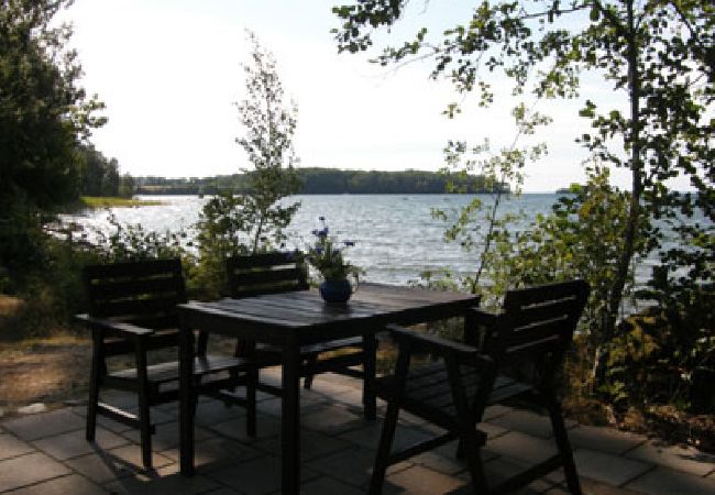  in Motala - Cottage on the beach of Lake Vättern