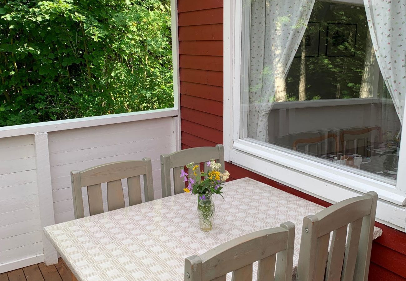 House in Motala - Cottage on the beach of Lake Vättern