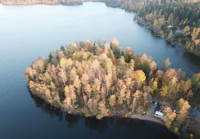 House in Näshulta - Cabin directly by the lake with its own bathing area House in Näshulta - Cabin directly by the lake with its own bathing area