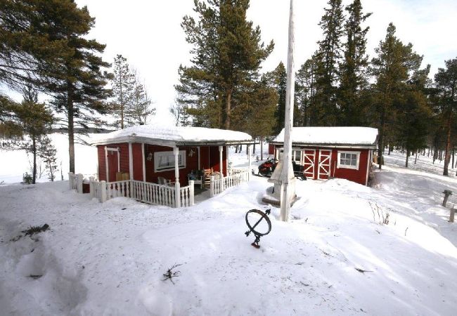 House in Kiruna - Comfortable cottage surrounded by water, fantastic scenery and in private location House in Kiruna - Comfortable cottage surrounded by water, fantastic scenery and in private location