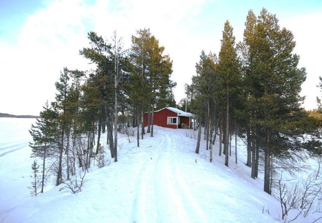 House in Kiruna - Comfortable cottage surrounded by water, fantastic scenery and in private location