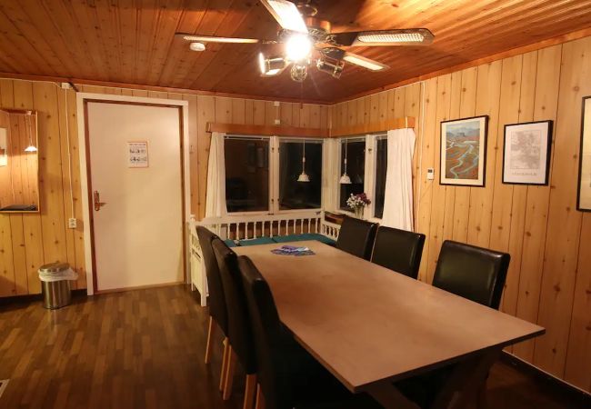 House in Kiruna - Comfortable cottage surrounded by water, fantastic scenery and in private location