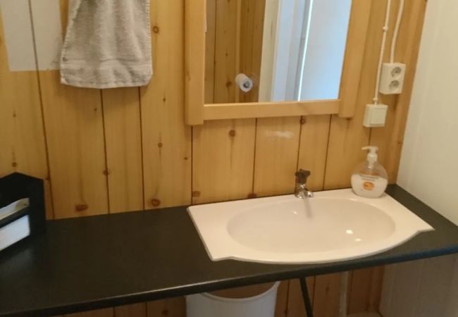 House in Kiruna - Comfortable cottage surrounded by water, fantastic scenery and in private location