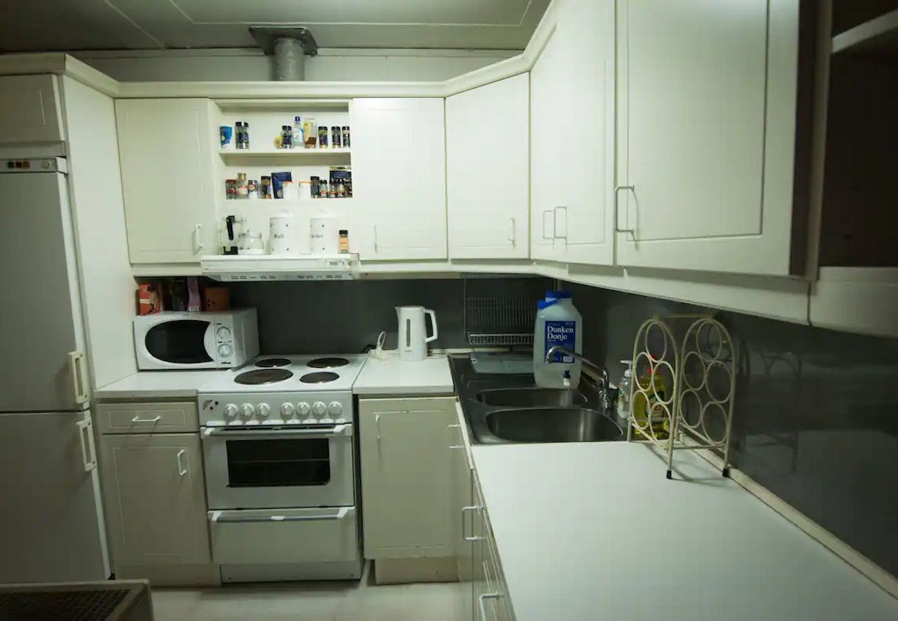 House in Kiruna - Comfortable cottage surrounded by water, fantastic scenery and in private location