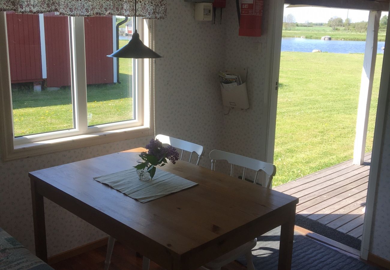 House in Köpingsvik - Cozy cottage in front of private lake
