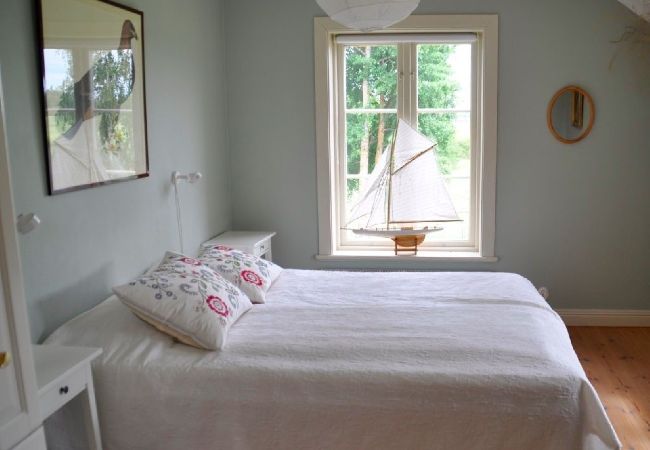 House in Gnesta - Dream vacation by the lake on a manor in Sörmland House in Gnesta - Dream vacation by the lake on a manor in Sörmland