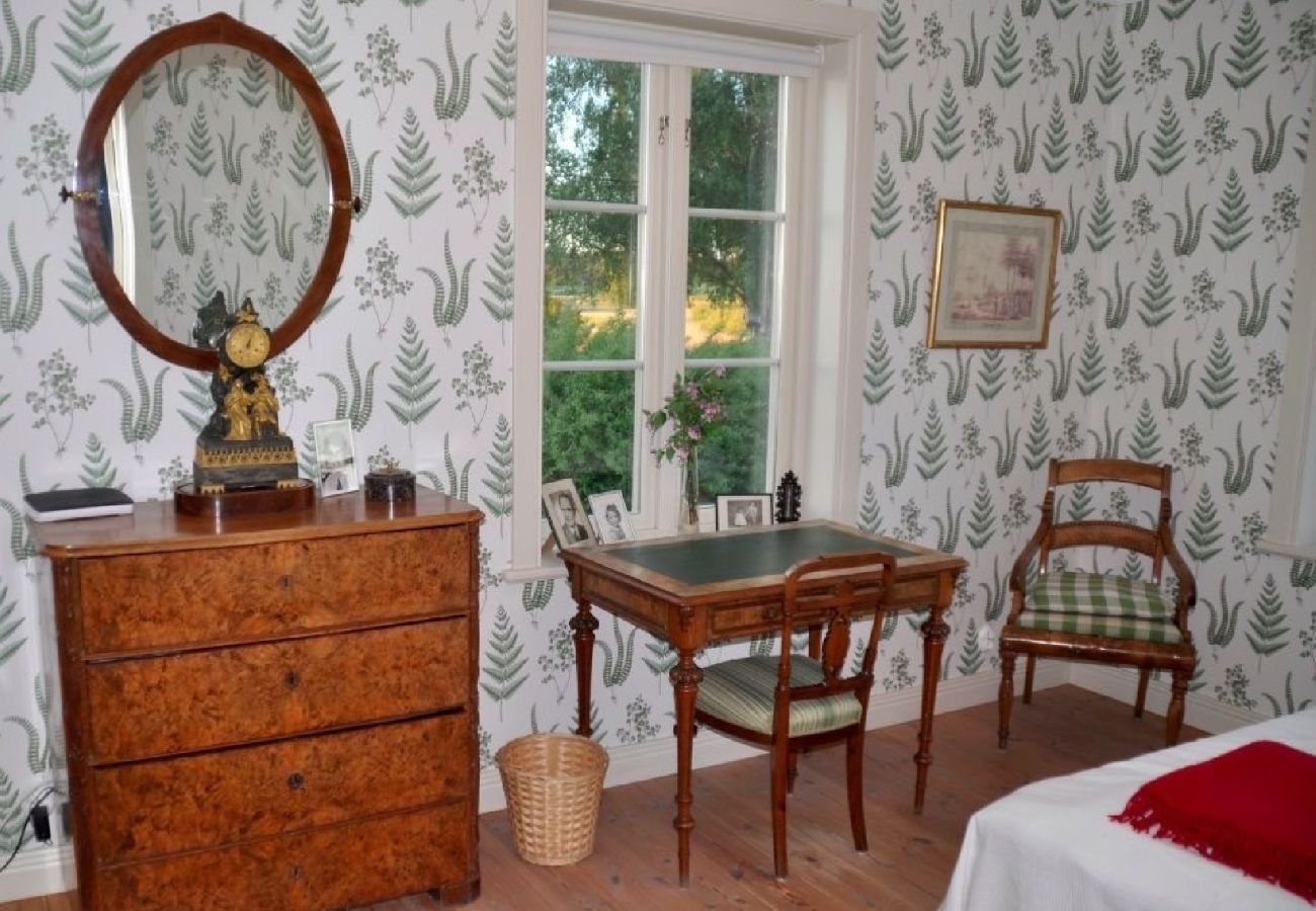 House in Gnesta - Dream vacation by the lake on a manor in Sörmland