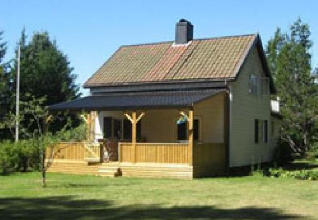 House in Munkfors - Holiday home at the river Klarälven with an own footbridge/landing stage