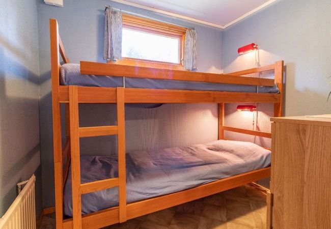 House in Hallaryd - Red cottage near the lake with free Wifi House in Hallaryd - Red cottage near the lake with free Wifi