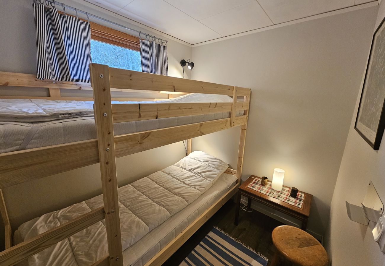 Cottage in Hallaryd - Red cottage near the lake with free Wifi