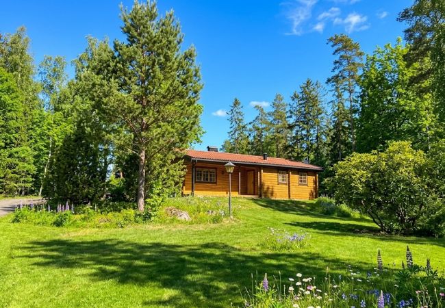 House in Lidhult - Beautiful holiday cabin between Lake Bolmen and Unnen with private boat