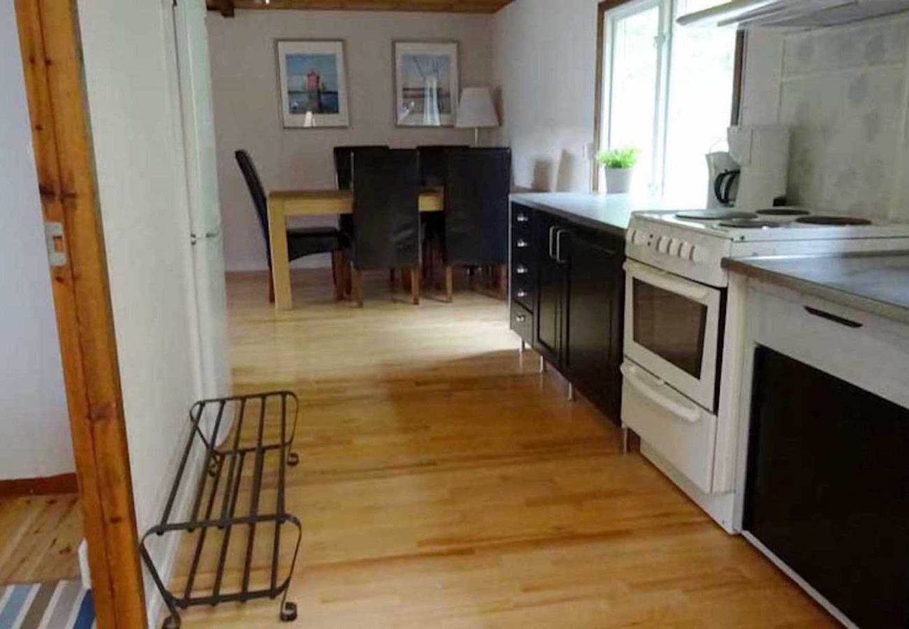 House in Hultsfred - Holiday home directly on the lake with private boat at the jetty, swimming raft and sauna