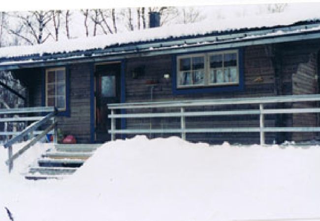 House in Tänndalen - Rustic ski hut not far from the cross-country ski trails for a skiing or hiking holiday in summer