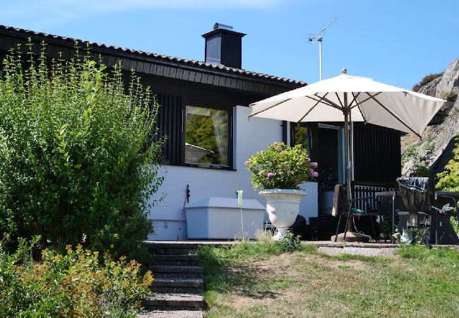 House in Ellös - Wonderful holiday home with sea views and private pool